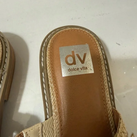 DV by Dolce Vita Women's Tan Woven Sandals in new conditions - Picture 7 of 14
